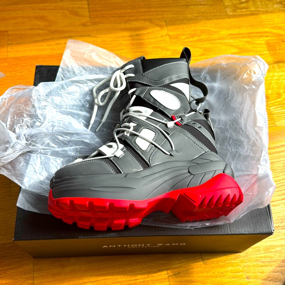 Anthony Wang Oval 06 brand new never been worn